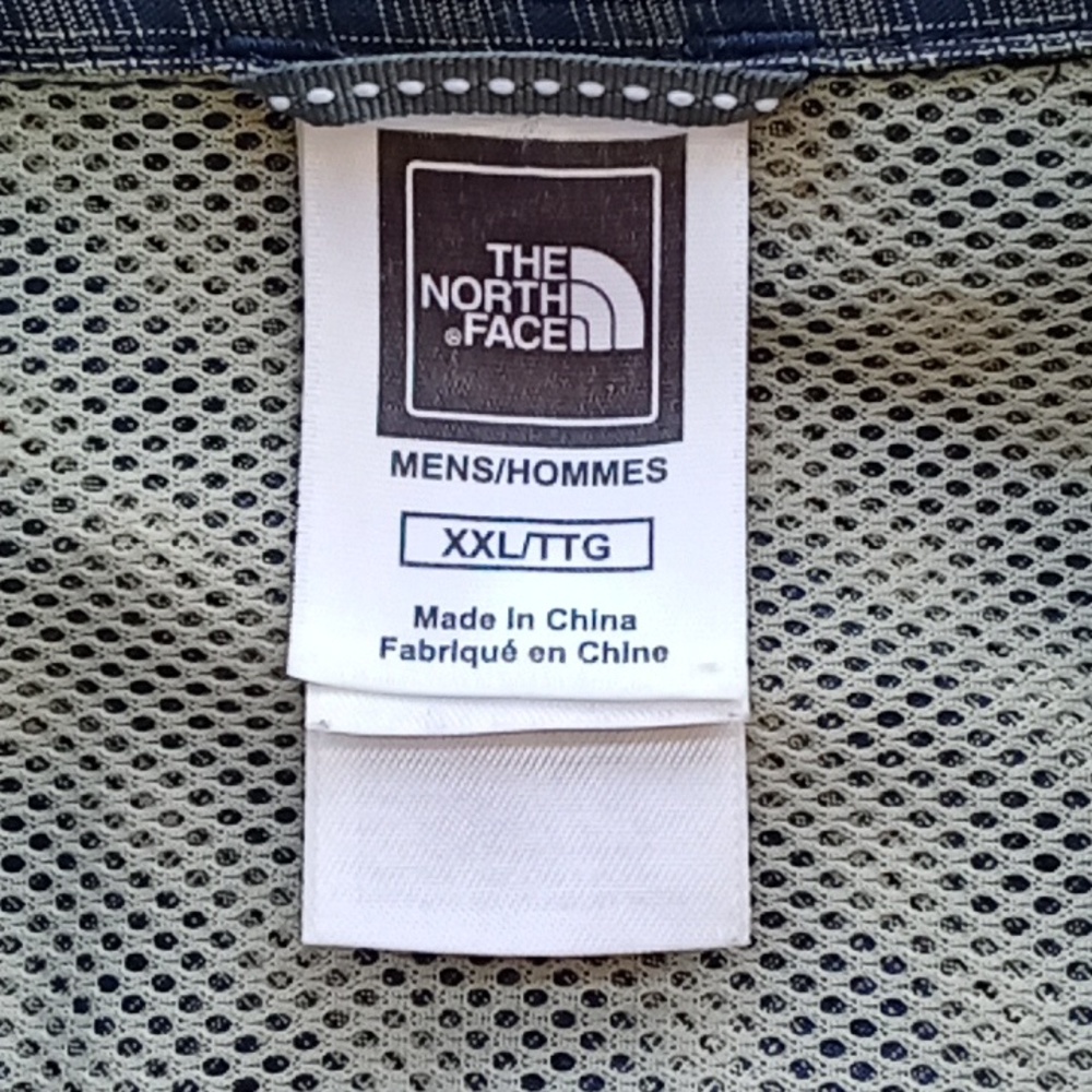 The North Face Men's Plaid Long Sleeve Button-Up Shirt with Zippered Chest Pocke - Picture 5 of 5